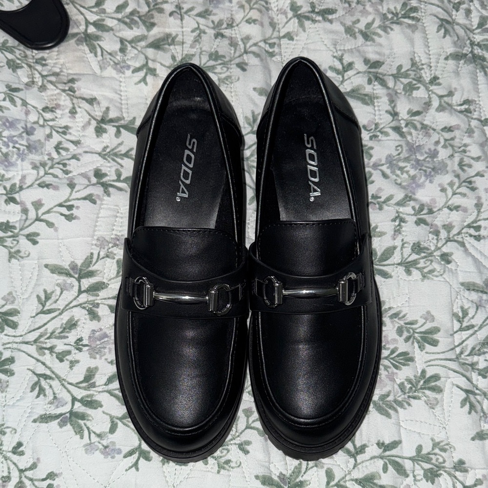 Soda Women's Classic Black Loafers
